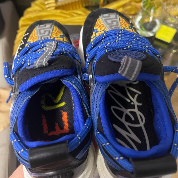 💯% authentic ❤️versace sneaker perfect like brand new with box - Picture 11 of 11